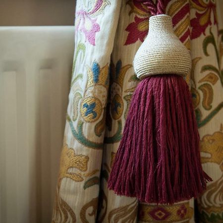 ニューポート Moreton Hall Farm Bed & Breakfast エクステリア 写真